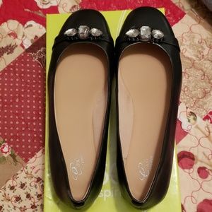 Easy Spirit Esjolana Flats  8 1/2 Wide Width